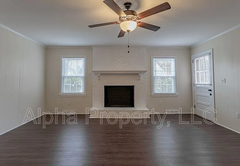 400 Fairhaven Dr — Photo 8