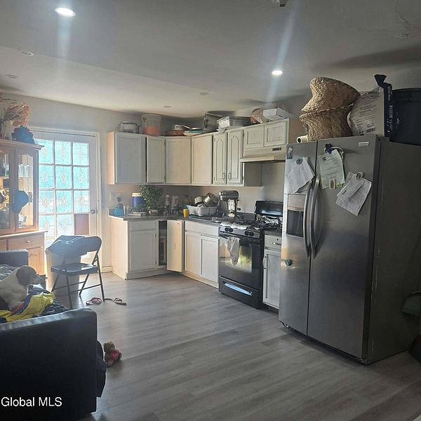 5th image of 150 Clinton Street
