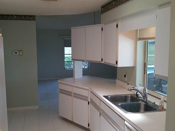 5th image of 38 Bunker Ct