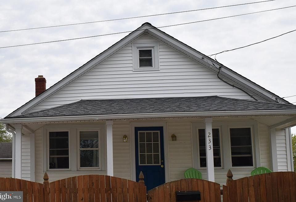 1st image of 233 N Lynchburg St