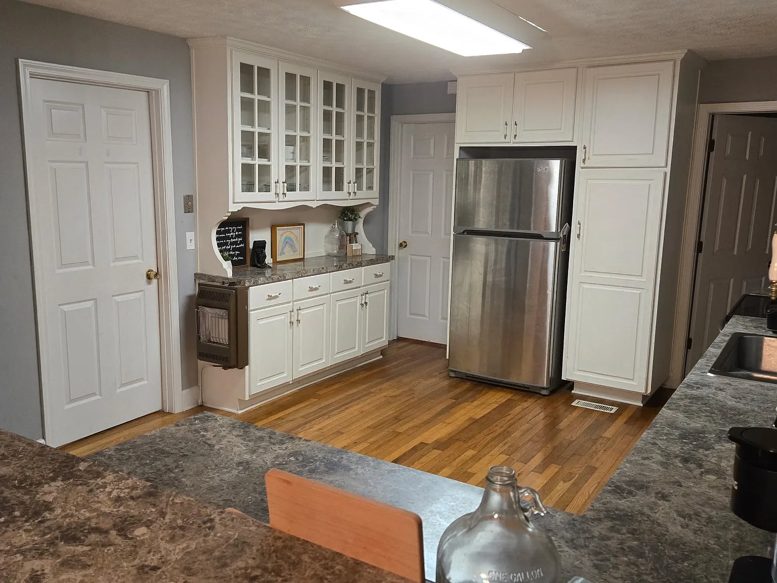 4 bed, 2234 sqft, $2,000 — Photo 4