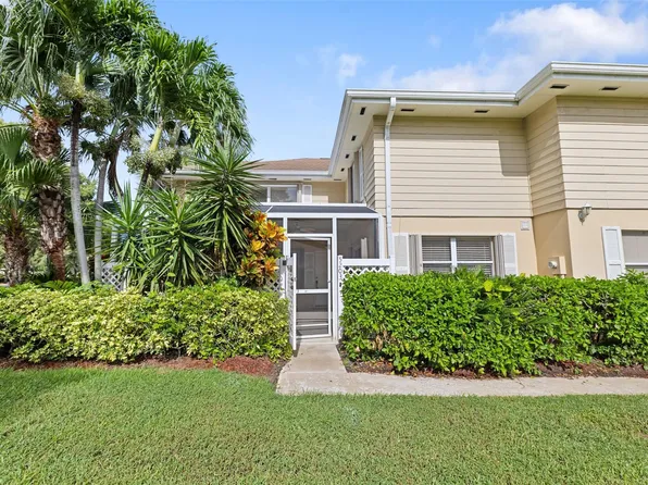 5203 Wheatley Court, Boynton Beach, FL 33436