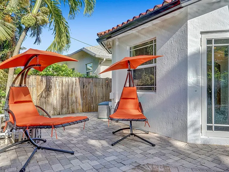 1207 SW 21st St — Photo 57