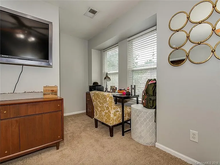 520 Patterson St — Photo 6