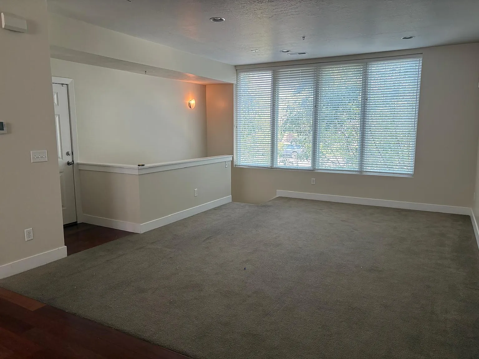 3 bed, 2000 sqft, $2,975 — Photo 3