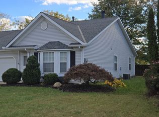 527 Greenside Dr, Painesville, OH 44077