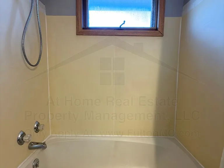 1904 Springdale Ct — Photo 24