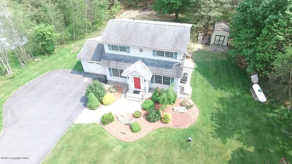 130 Heather Dr photo 1