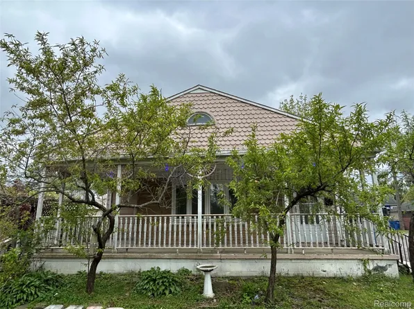 7004 Orchard Ave, Warren, MI 48091