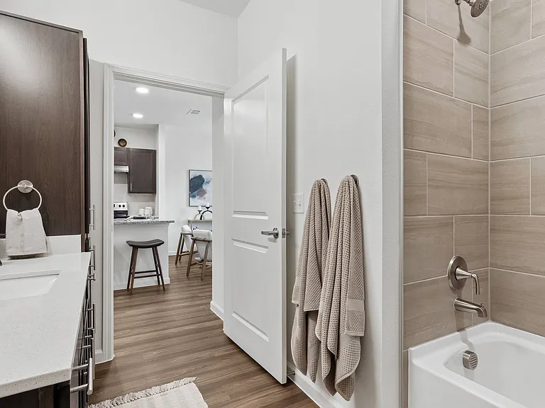 Wildwood Luxury Urban Homes — Photo 10