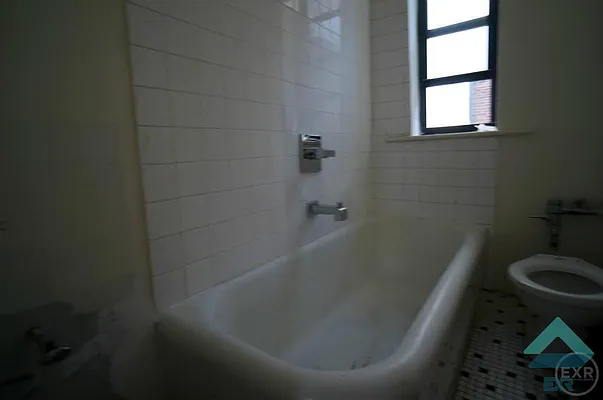 Rented by EXR | media 16