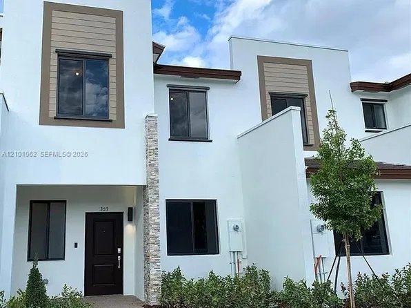 303 NE 208th Ter #303, Miami, FL 33179