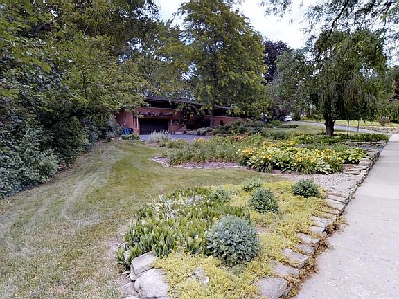 2nd image of 1825 Independence Blvd