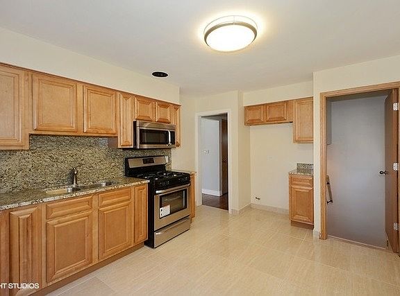 4th image of 441 Englewood Ave
