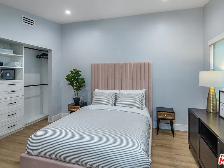 4821 Heaven Ave — Photo 7
