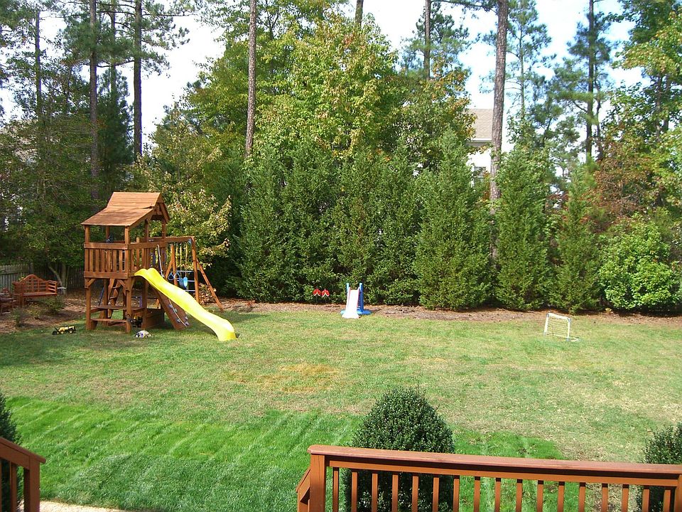 Large Fenced Back Yard