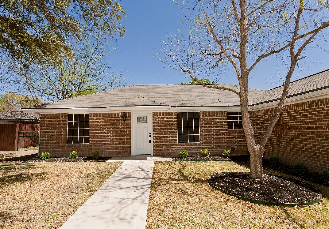 3 bed, 1222 sqft, $1,595 — Photo 2
