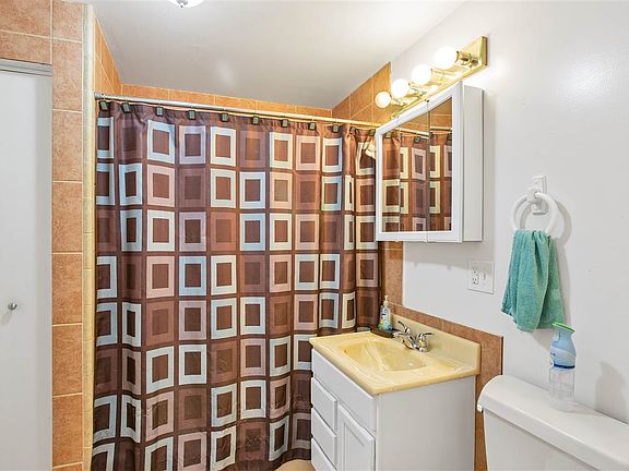 5th image of 6011 N Driscoll Blvd