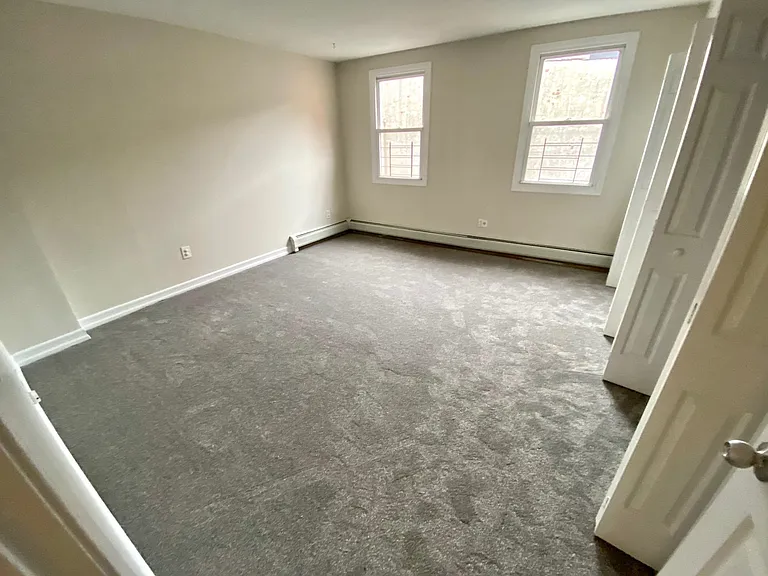 323.5 Pavonia Ave — Photo 11