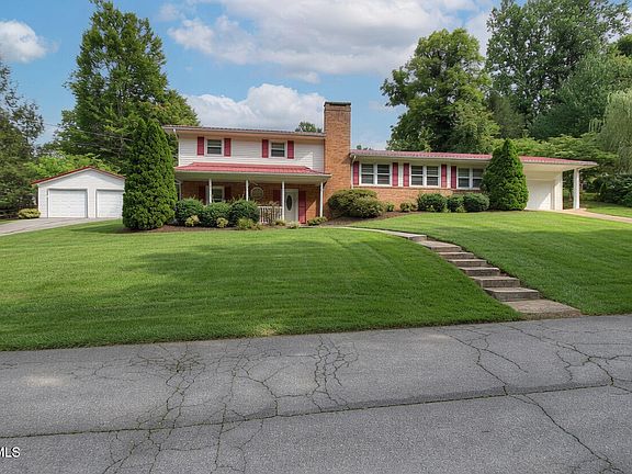 4th image of 555 Valley Ave