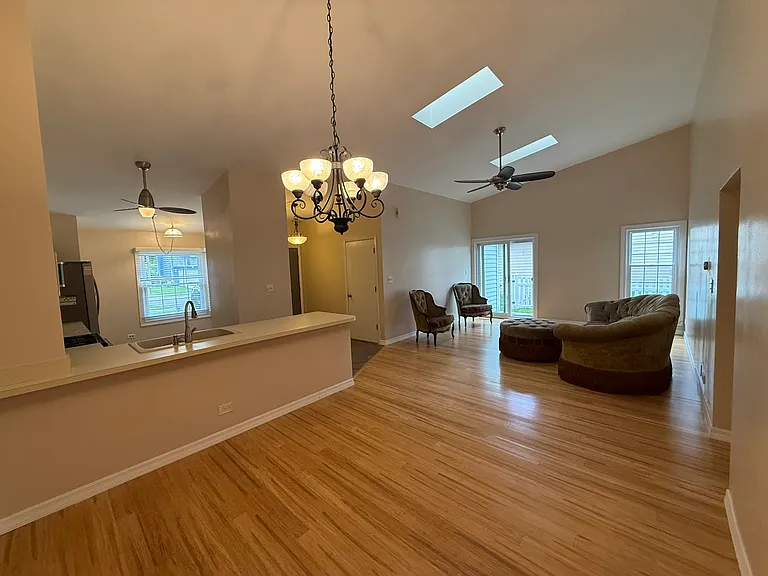 1726 Ranchview Dr — Photo 3