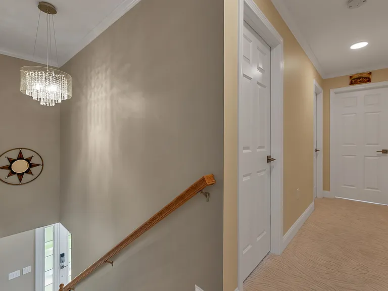 40 Mary Ann Ave — Photo 46
