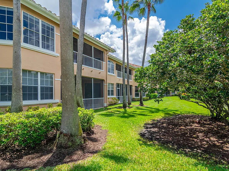 208 Legendary Cir — Photo 26