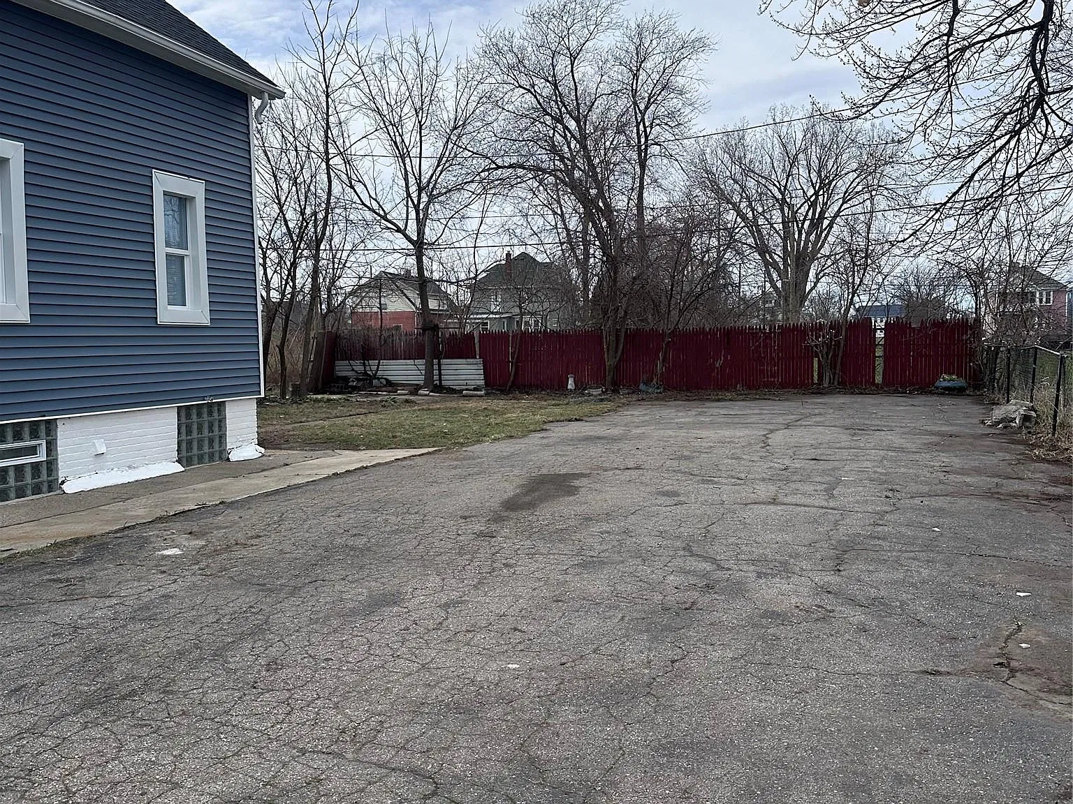 4 bed, 2.0 bath, 1986 sqft, $1,900 — Photo 3