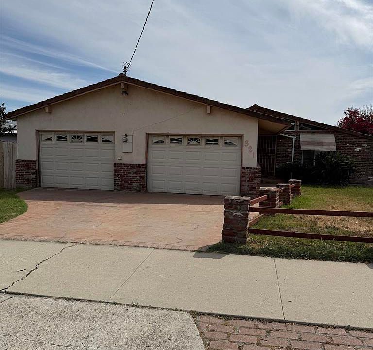 1st image of 321 N Cuyamaca St