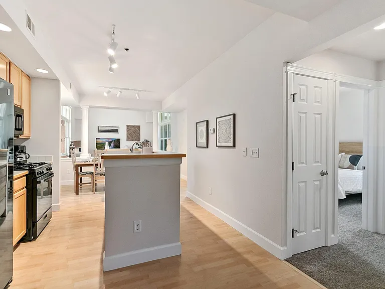 405 Mason Ct — Photo 17