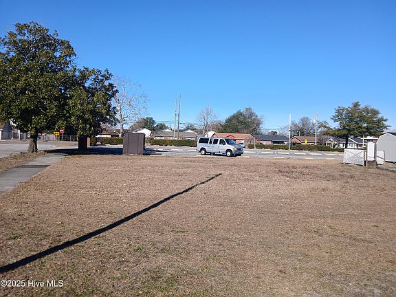 2nd image of 1122 N 7th Street