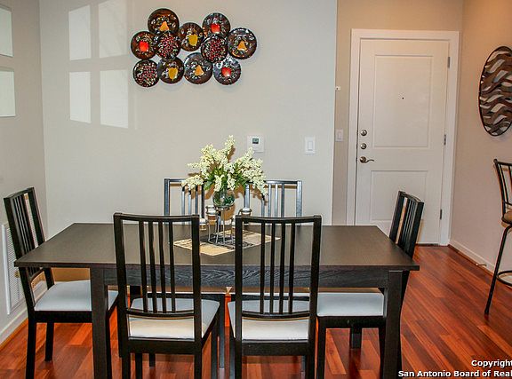 3rd image of 7342 Oak Manor Dr