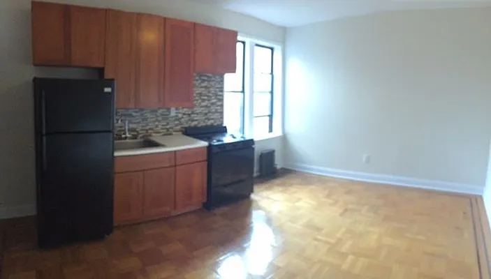 Rented by Smart NY Realty LLC | media 18