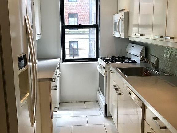 5th image of 141 E 89th St APT 4F
