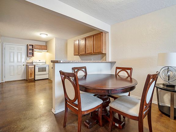 4th image of 2416 SW G Ave APT 202