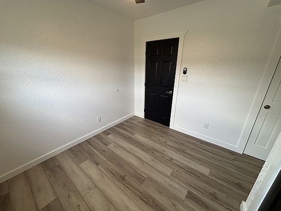 3rd image of 150 S Nekoma Ave APT B