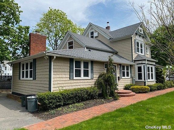 3rd image of 162 N Ocean Ave
