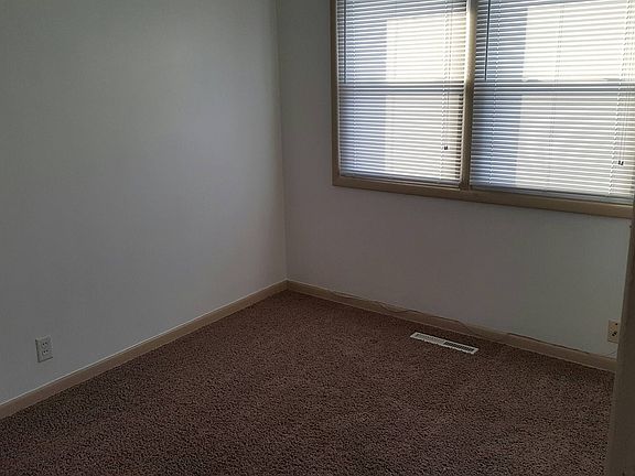 4th image of 5403 Benton St