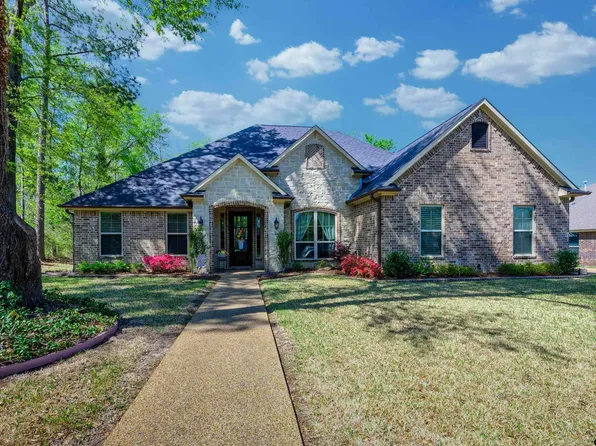 2088 Old Oak Dr, Tyler, TX 75703