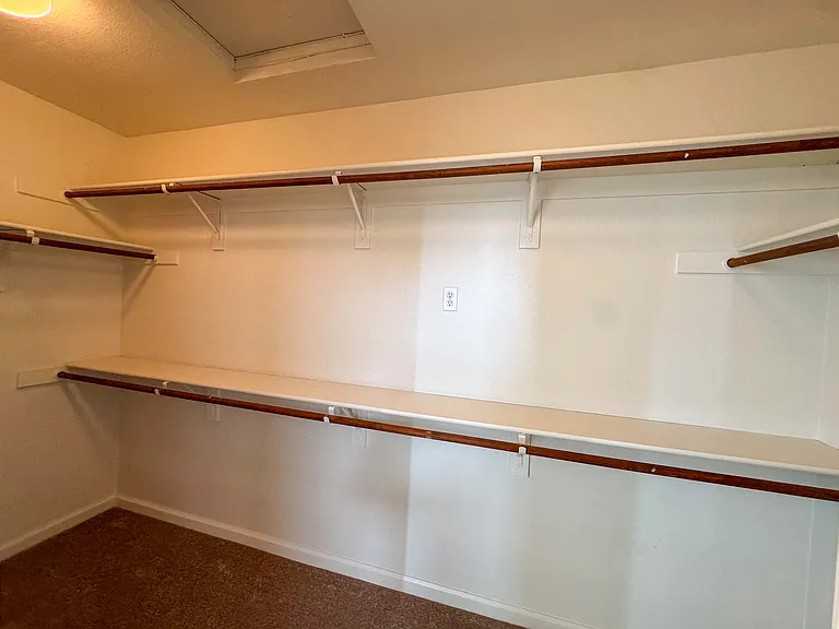 1806 Daniels St — Photo 9