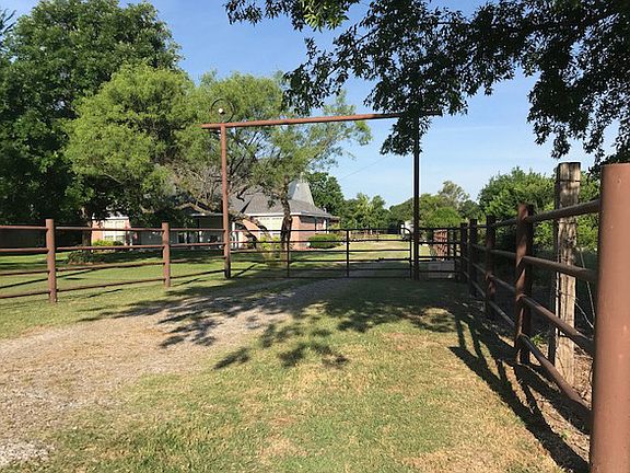 5th image of 130 Lace Ln