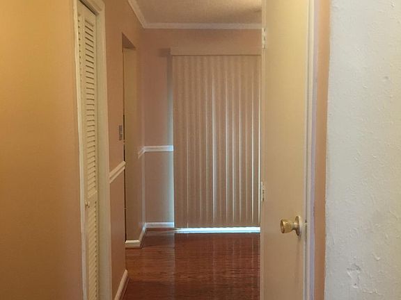 3rd image of 1809 Ashborough Cir SE APT H