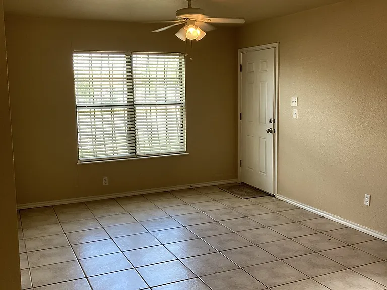 6358 W Commerce St — Photo 5