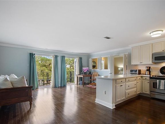 5th image of 3000 Saint Charles Ave APT 402
