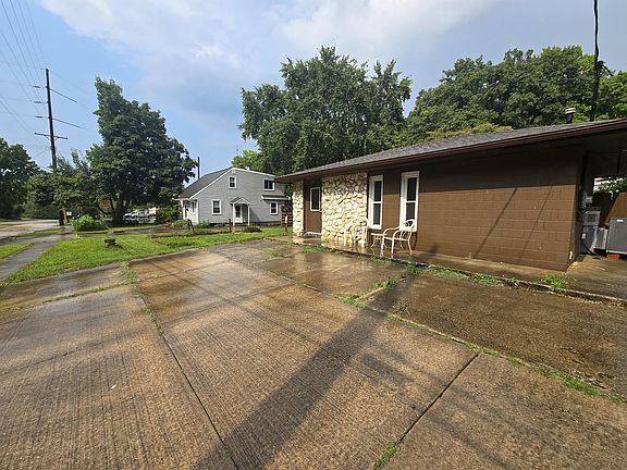 2nd image of 811 Marvin St