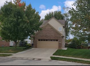 29660 Marshall Dr, Westland, MI 48186
