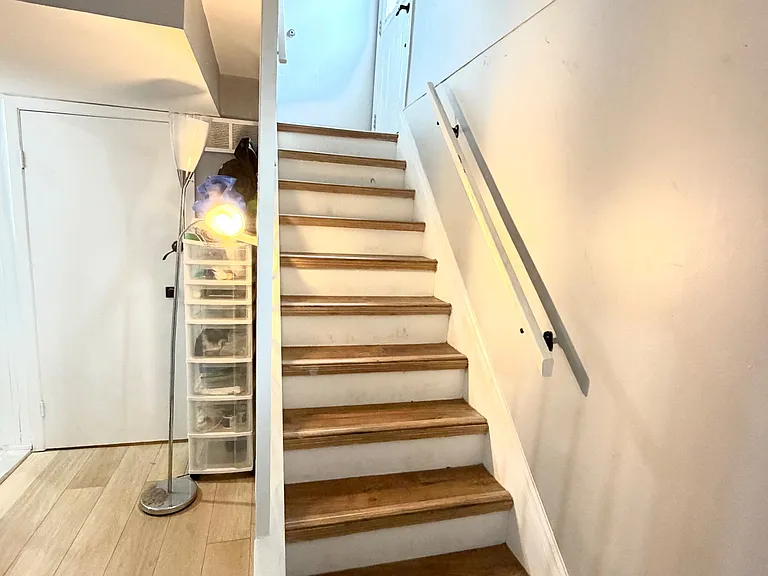 237 Homestead Cres #BASEMENT — Photo 5