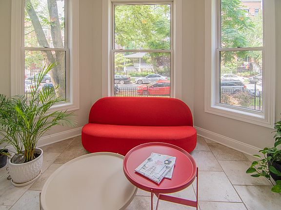4th image of 5811 N Winthrop Ave #1