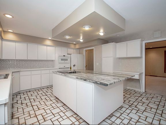 4th image of 5815 Dodsworth Ln