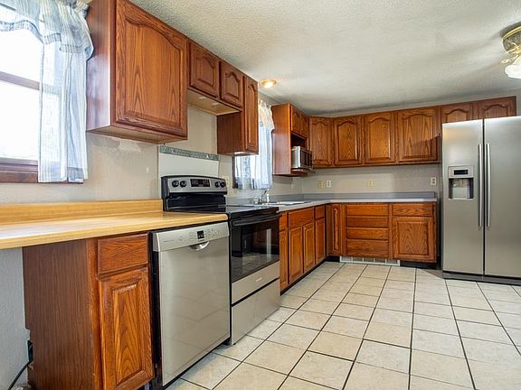 5th image of 483 Oneill St